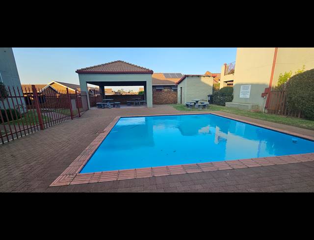 2 BEDROOM TOWNHOUSE FOR SALE IN RANDHART